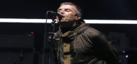 Un hombre murió al caer durante un concierto de Oasis en el estadio de Wembley de Londres.
