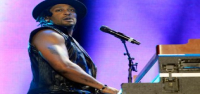 Muere D'Angelo, cantante de R&B ganador del Grammy que se convirtió en ícono con 'Untitled (How Does It Feel)'