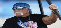 Hulk Hogan visita el campamento de los Detroit Lions y dice que el entrenador Dan Campbell perdió su vocación como luchador