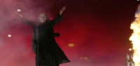 Ozzy Osbourne se despide de sus actuaciones en vivo con un espectáculo en su ciudad natal para 40.000 fans.