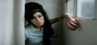 El padre de Amy Winehouse pierde la demanda por los fondos que sus amigos obtuvieron vendiendo objetos de colección de la cantante.