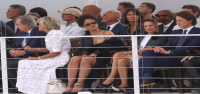 Rihanna, Jennifer Lawrence y una pasarela parisina repleta de sujetadores: Dior se desmorona entre la niebla.