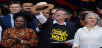 El colombiano Petro exhorta a sus seguidores a defender las reformas económicas en su último discurso presidencial.