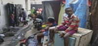 Los haitianos añoran su hogar mientras las pandillas los acogen y la policía advierte que es demasiado peligroso