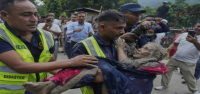 Las catastróficas inundaciones dejan más de 353 muertos en Nepal y el Tíbet, y más de 1.300 desaparecidos.