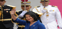 Keiko Fujimori toma posesión como presidenta de Perú tras una ajustada victoria electoral.