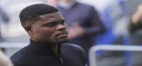 El exjugador del Arsenal Thomas Partey recibe libertad bajo fianza por cinco cargos de violación.