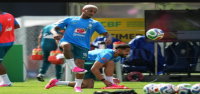 El lateral derecho brasileño Wesley se perderá el Mundial por una lesión en el muslo, y Éderson lo reemplazará.