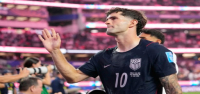Pulisic regresa a la selección estadounidense con momentos destacados y otros no tan buenos en la derrota ante Turquía en el Mundial.