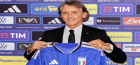 El seleccionador italiano Roberto Mancini, que regresa al equipo, busca reconquistar a los aficionados enfadados antes de los partidos de la Liga de Naciones.