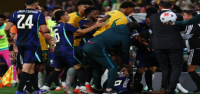 Vinicius Júnior impulsa la victoria de Brasil por 4-2 sobre Australia tras una trifulca en la banda.