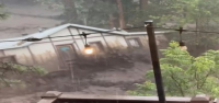 Tres muertos por inundaciones repentinas en el pueblo de montaña de Ruidoso en Nuevo México, dicen las autoridades