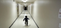 217 días y contando: Las reglas de Trump retrasan la liberación de niños migrantes con sus familias