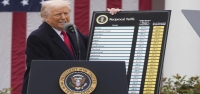 Tribunal federal prohíbe a Trump imponer amplios aranceles en virtud a ley de poderes de emergencia