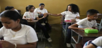 Para muchas familias, cada comida es una lucha en la crisis económica de Venezuela