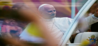 El papa visita el “muelle de la vergüenza” en Canarias, donde migrantes durmieron en miseria