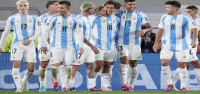 Argentina sin Messi vence a Chile y lidera la clasificación sudamericana al Mundial