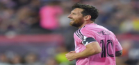 Lionel Messi tiene su cuarto partido consecutivo con múltiples goles, un récord de la MLS, mientras el Inter Miami vence a Nueva Inglaterra por 2-1.