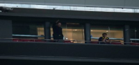 Simeone observa al Atlético desde la grada mientras cumple sanción por el altercado en Anfield