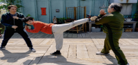 Crítica de la película: La ausencia del Sr. Miyagi se siente en 'Karate Kid: Leyendas'