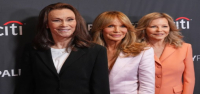Kate Jackson, Jaclyn Smith y Cheryl Ladd se reúnen para el 50 aniversario de 'Los Ángeles de Charlie'