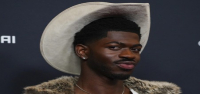 Lil Nas X encarcelado bajo sospecha de agredir a la policía en una calle de Los Ángeles donde caminaba casi desnudo