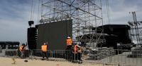 Se reanuda el montaje del escenario para concierto de Shakira en Brasil tras muerte de trabajador