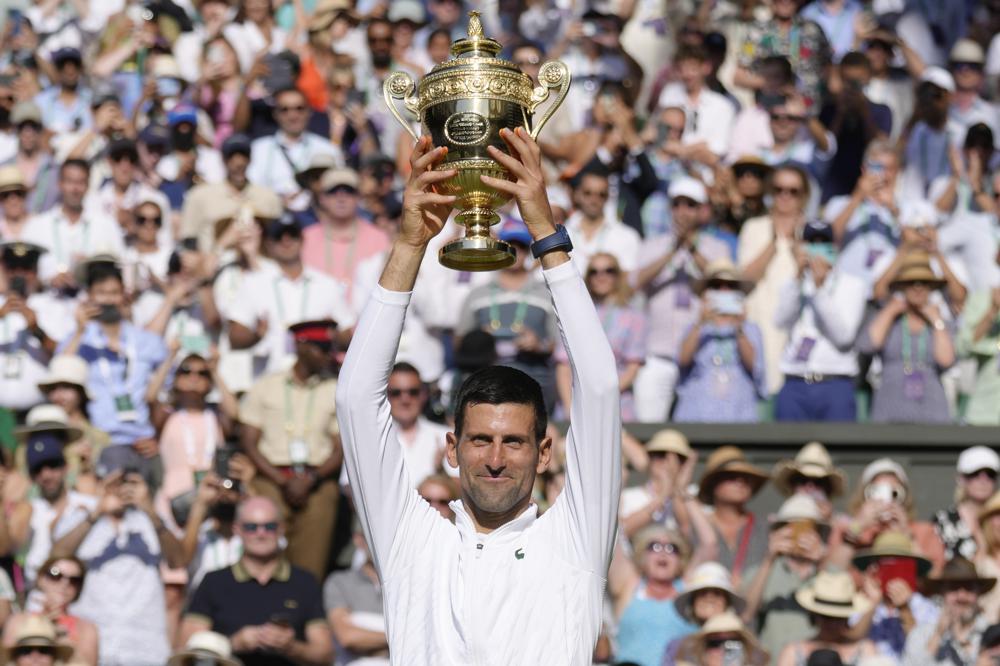 Djokovic doma