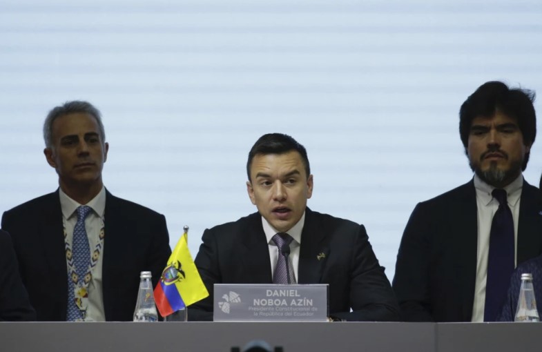 Presidente Ecuador desafia