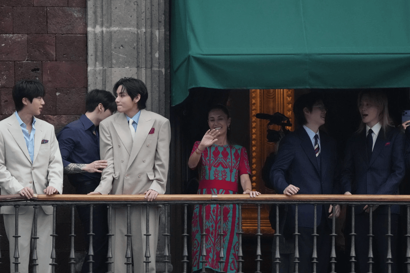 bts visita el palacio presidencial